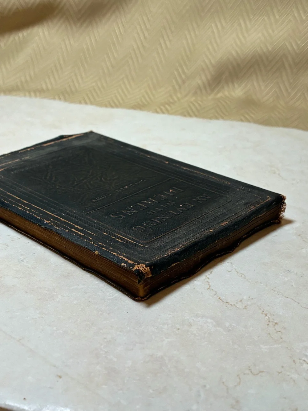 2 Vintage 1907 Nutshell Library Books - Dickens and Irving