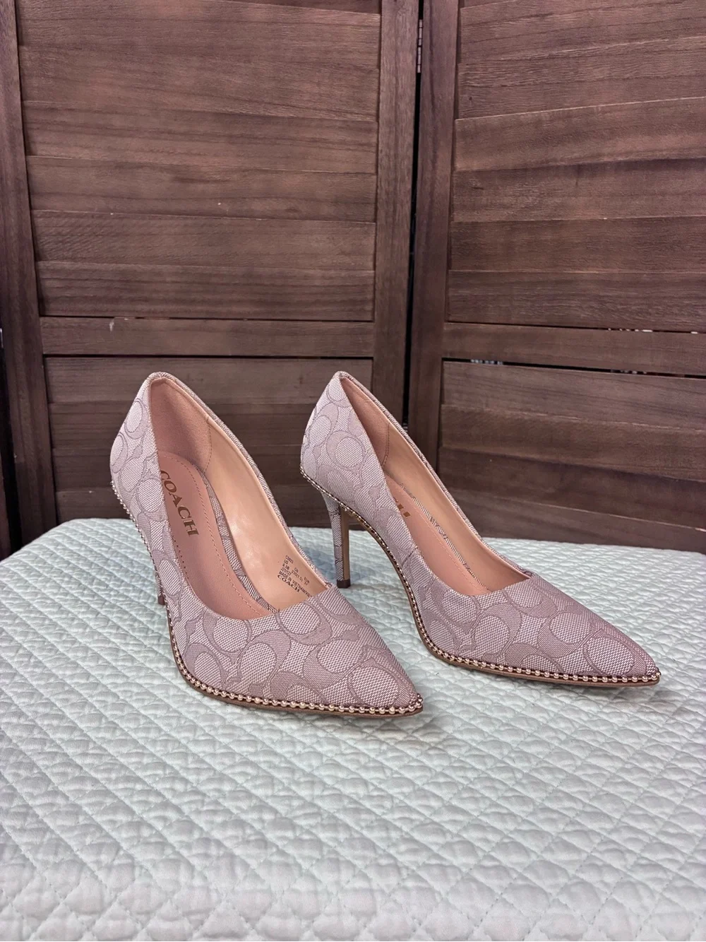 Coach chic pumps