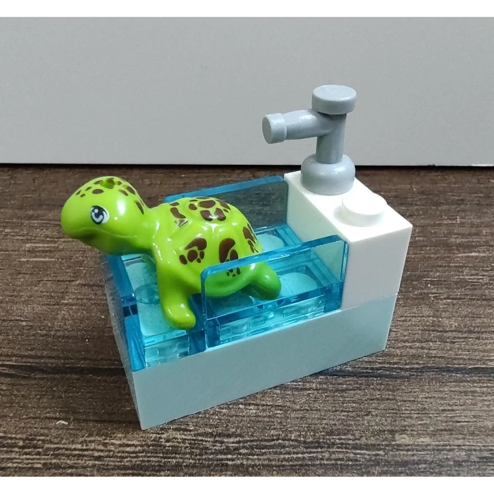 Lego Minifigure Animal Water Turtle Tank Vet Sink Cage