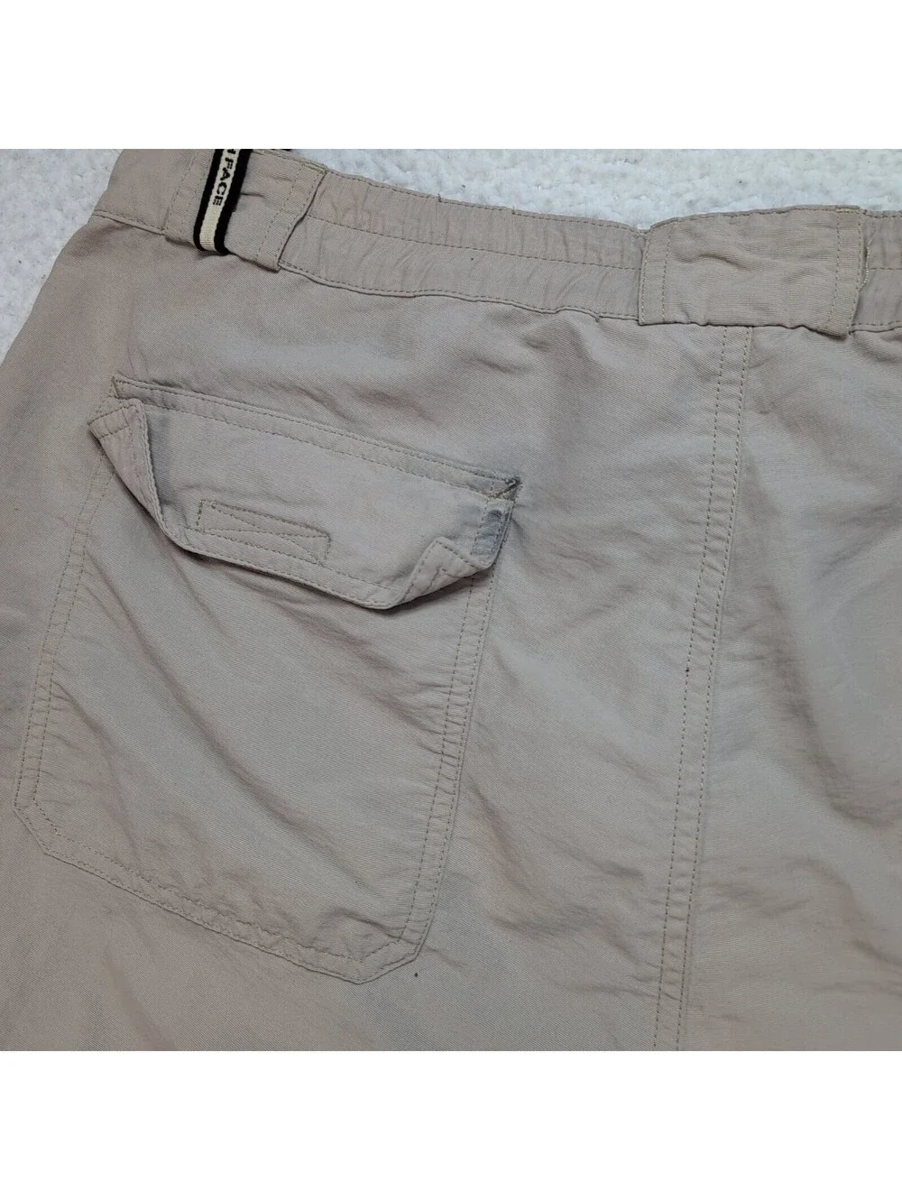 The North Face Tan Hiking Trail Cargo Shorts Men's XL Outdoor Nylon VTG