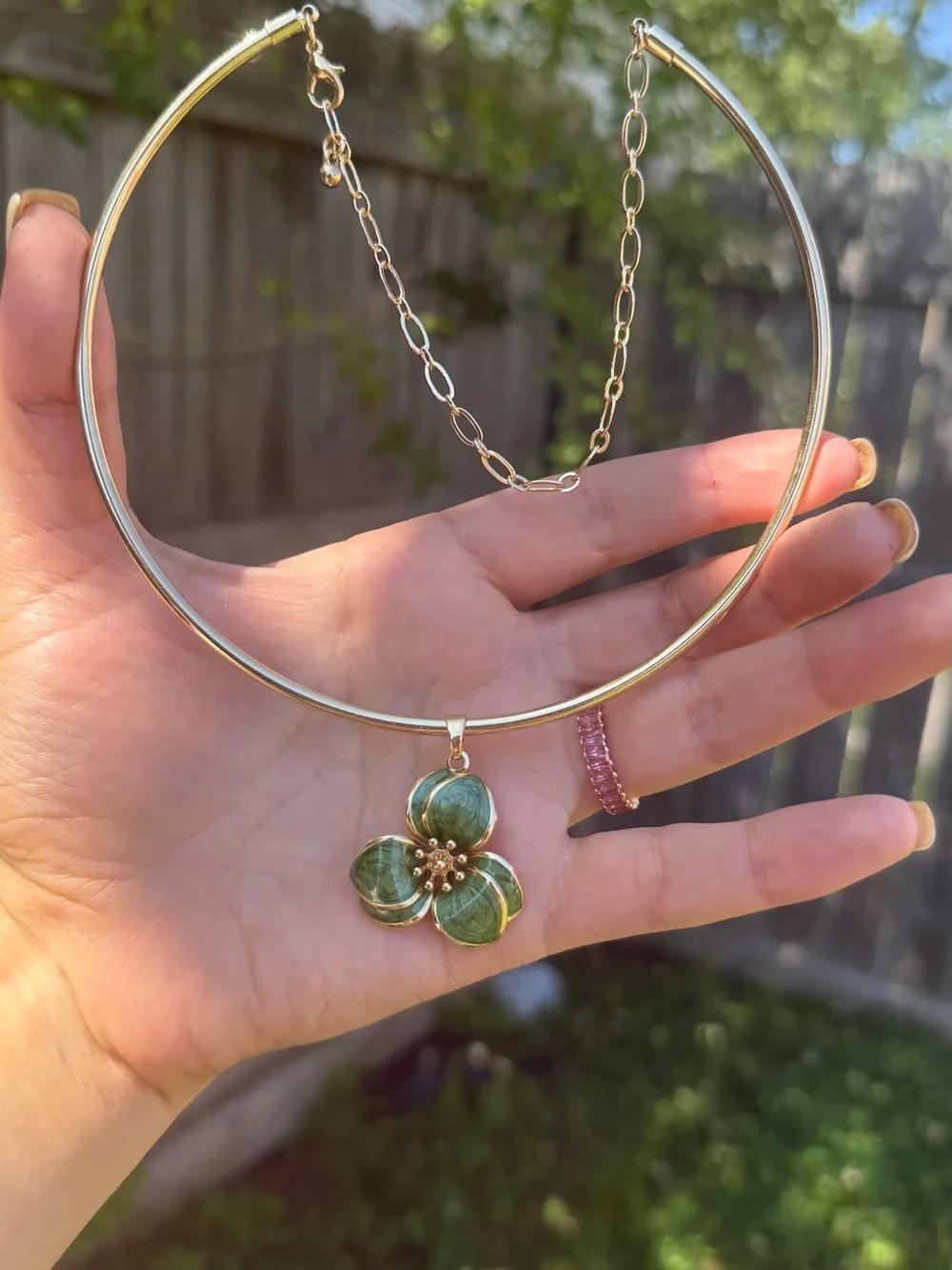 Elegant Green necklace and earrings