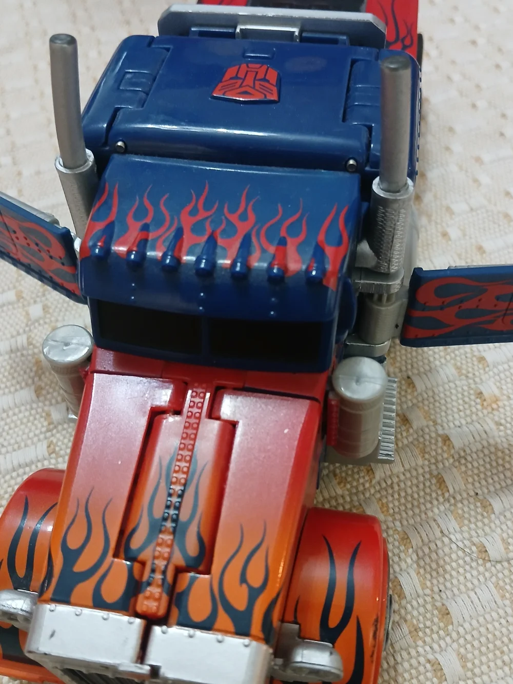 2010 - TRANSFORMERS - OPTIMUS PRIME HAULER Action Figure HASBRO