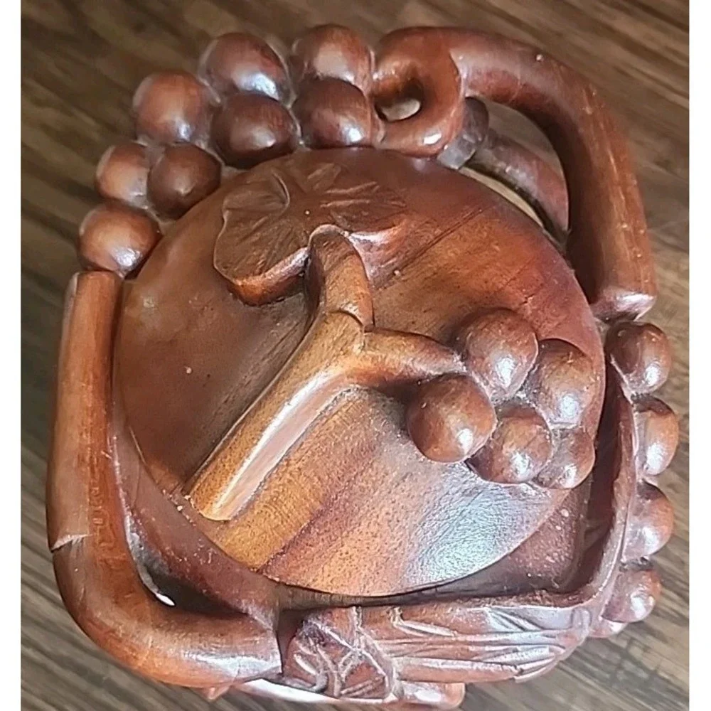 N/A vintage hand