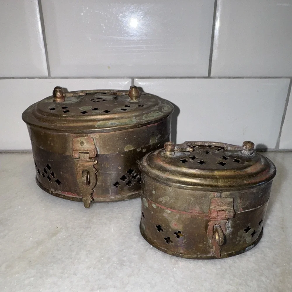 Set Of 2 Hinged‎ Locking Cricket Box Trinket VintageFB0001