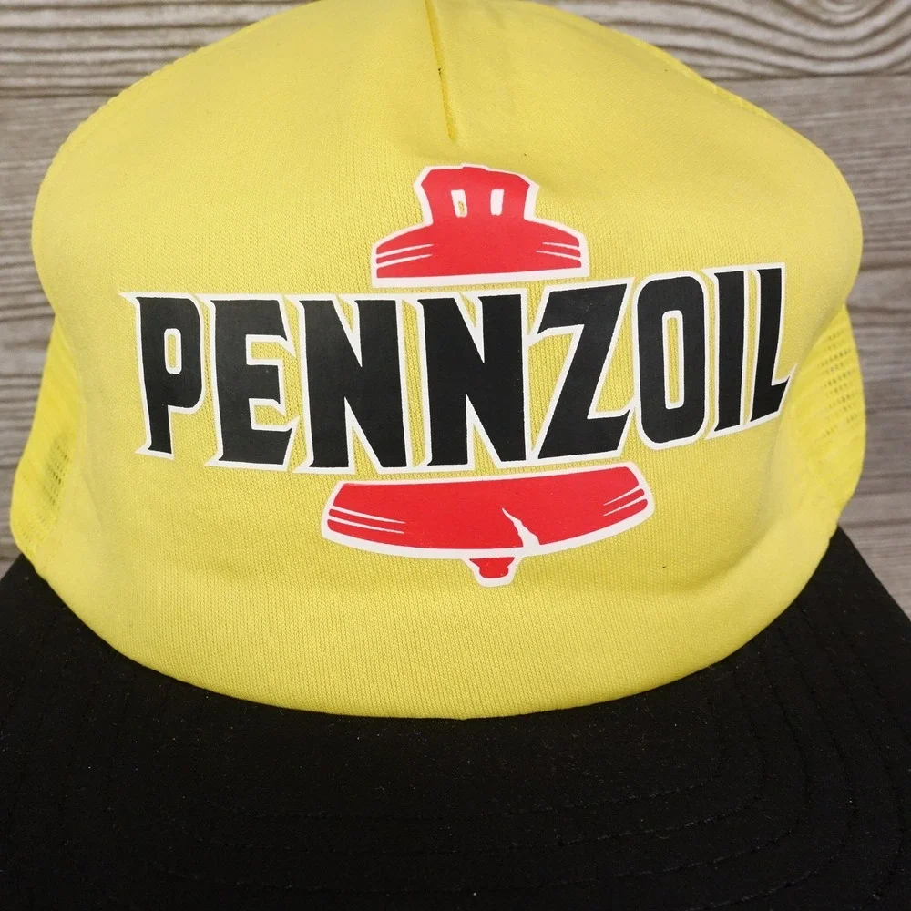 VINTAGE PENNZOIL OIL LOGO RACING YELLOW BLACK VENTED TRUCKER SNAPBACK HAT USA
