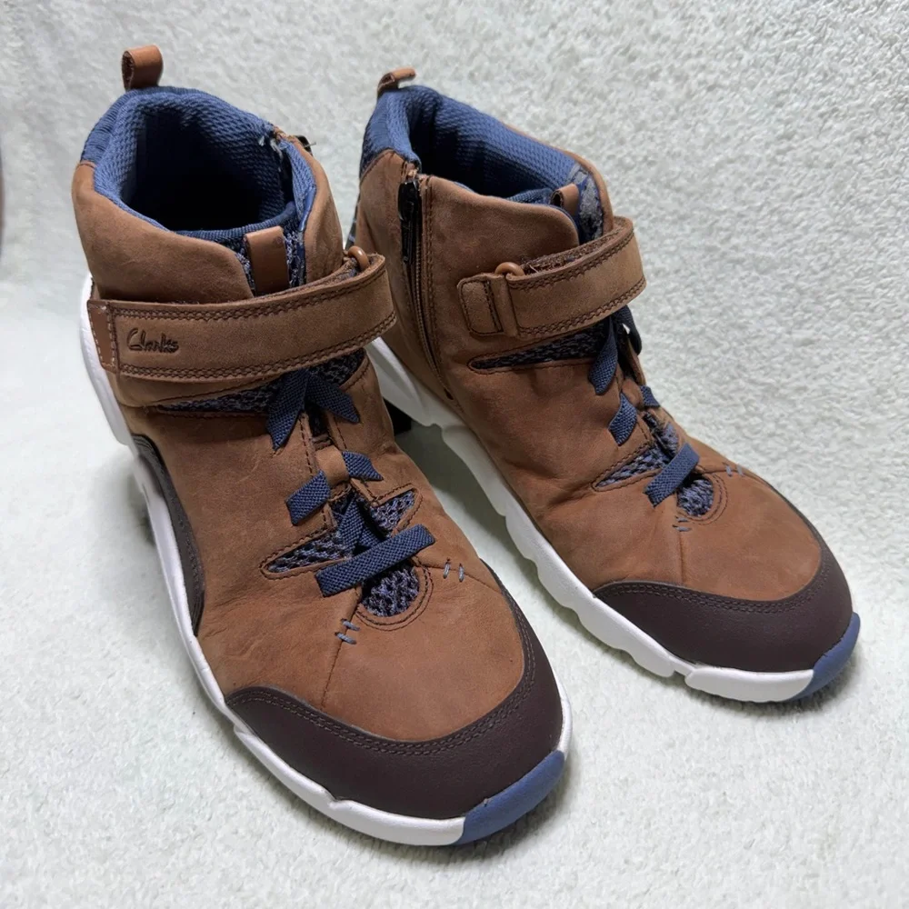 Clarks Boys size 5 Casual Boots - Tri Mimo Kid Tan