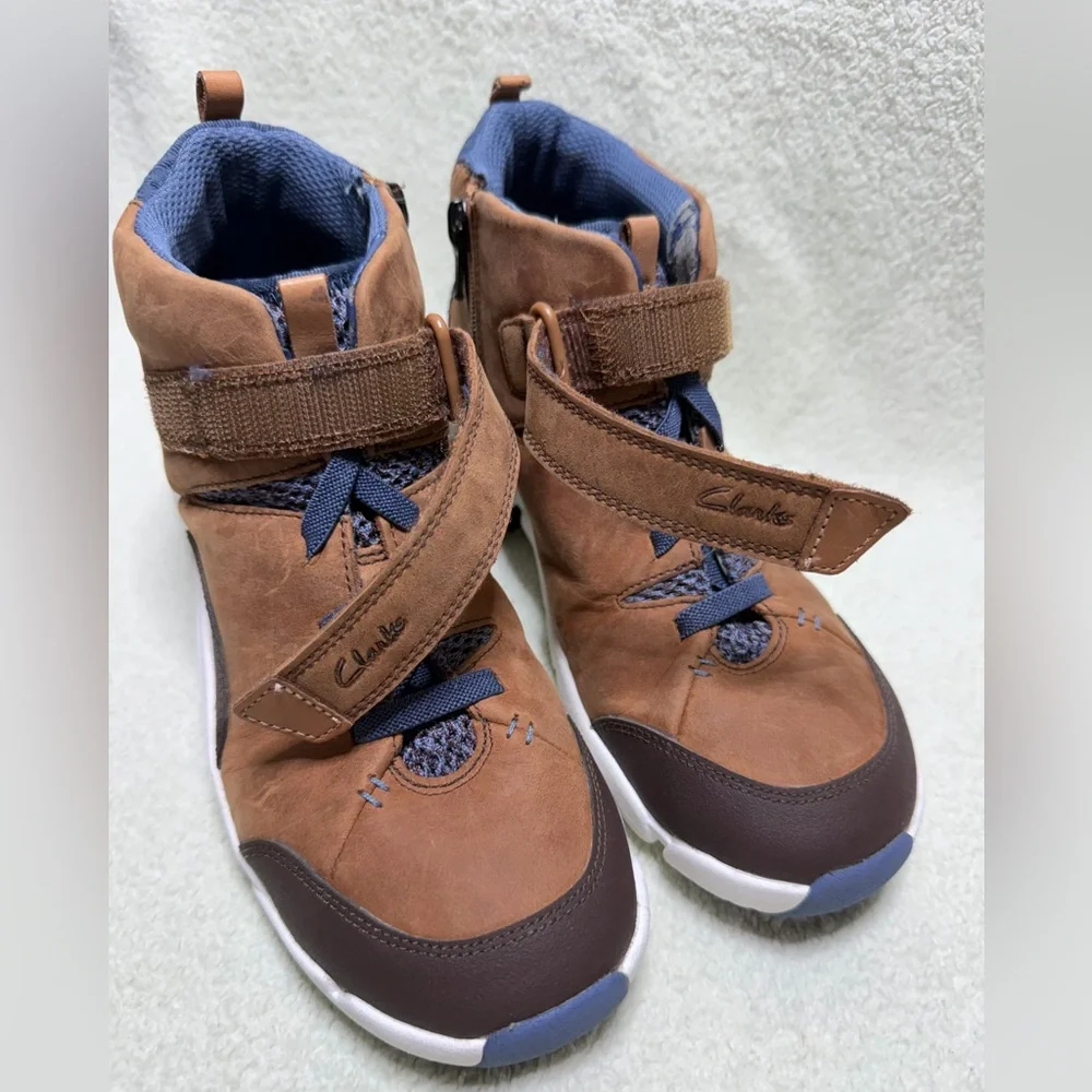 Clarks Boys size 5 Casual Boots - Tri Mimo Kid Tan