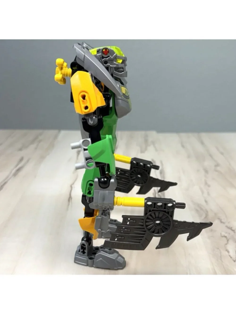 2015 LEGO Bionicle 70784 Lewa Master of Jungle INCOMPLETE *Missing Parts* READ
