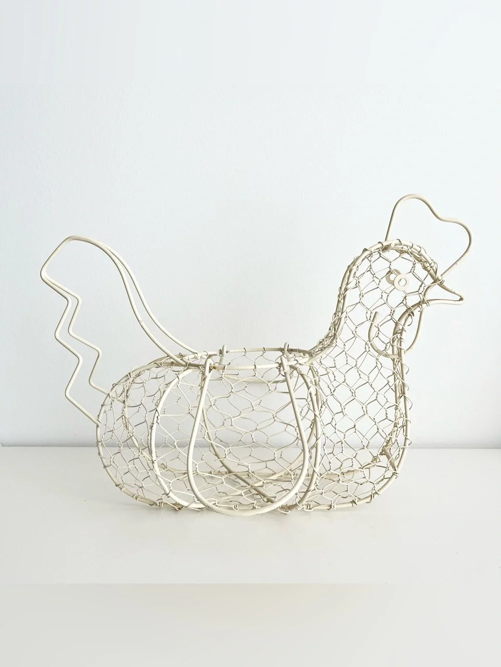 Vintage Chicken Metal Wire Egg Basket Ivory Farmhouse Chic Rustic Handles 14
