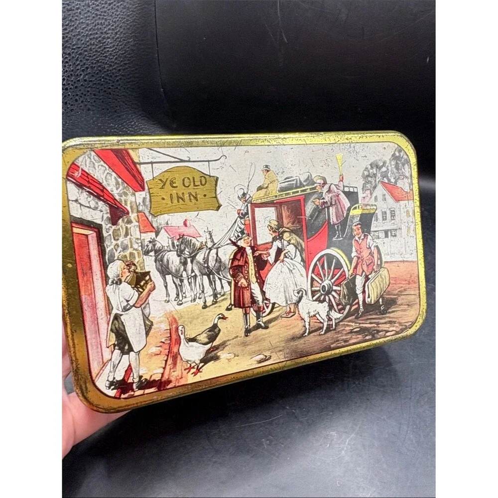 Unbranded decorative tin