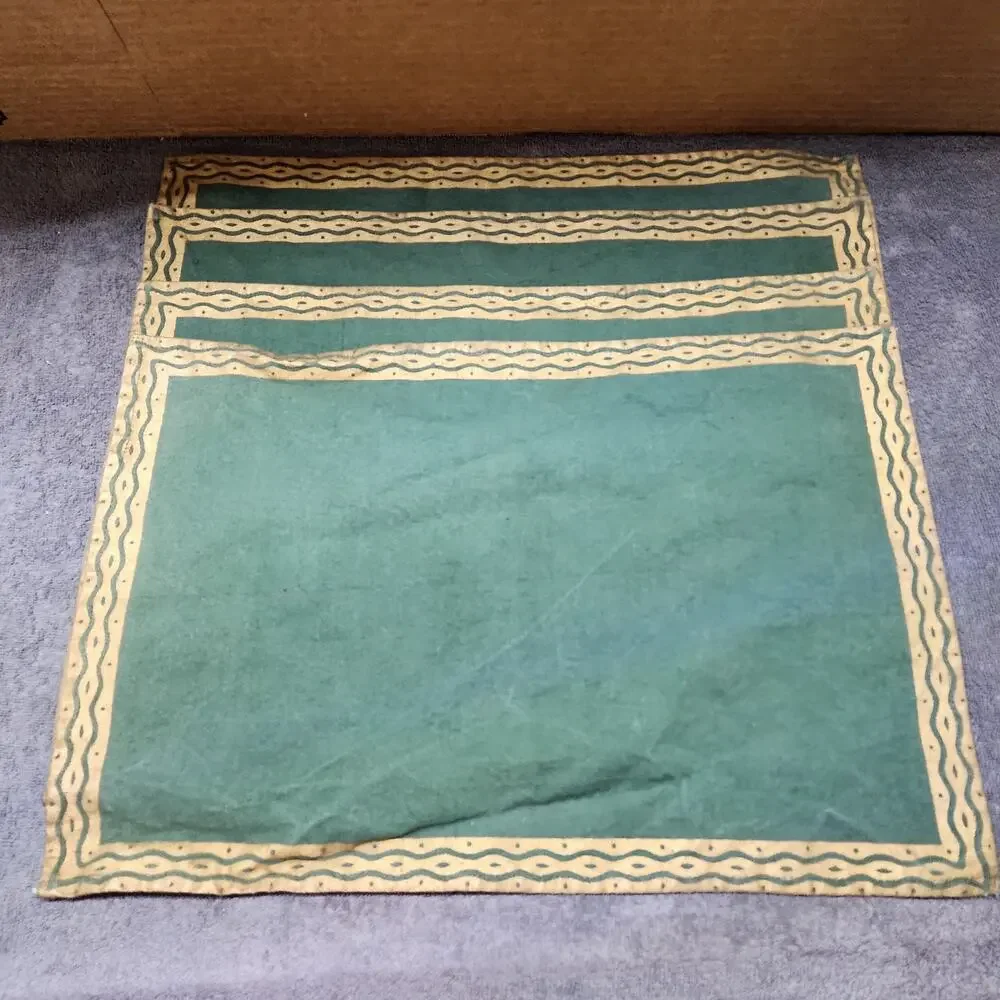 Vintage Pier 1 Imports 4 piece green cotton placemats B b48