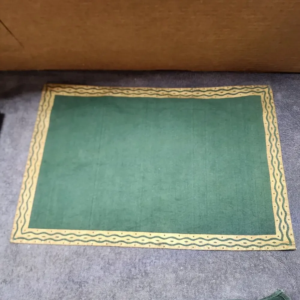 Vintage Pier 1 Imports 4 piece green cotton placemats B b48