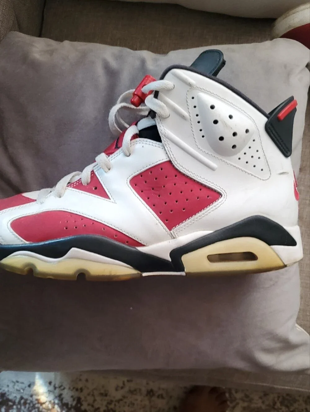 Nike Air Jordan Carmine Retro OG   Midi Red White  Sneaker Size 10