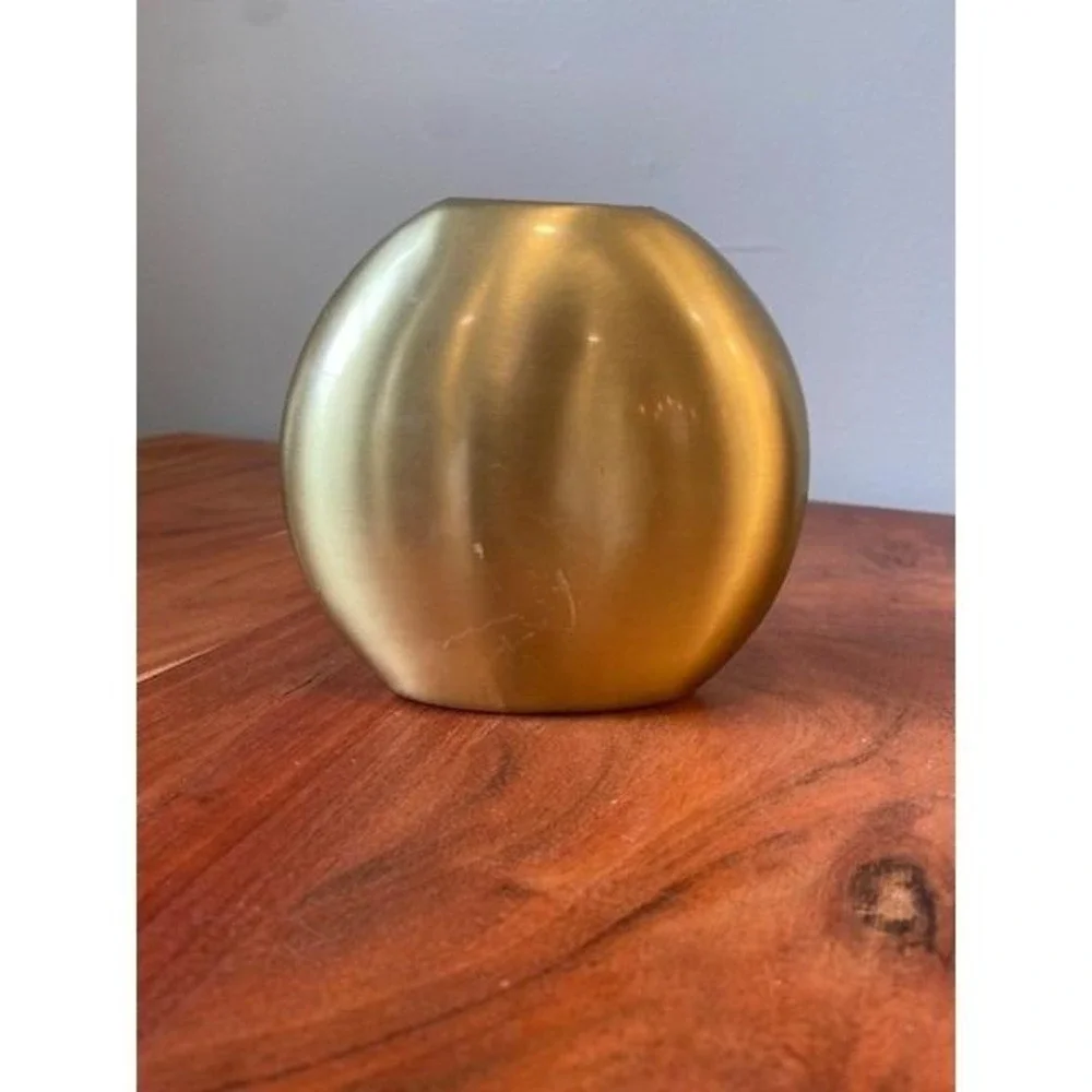 The Unbranded Brand metal design oval