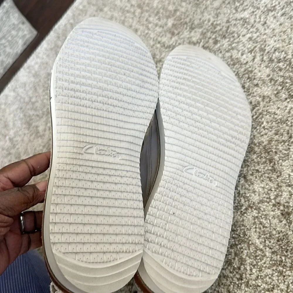 Clarks leather vguc cream