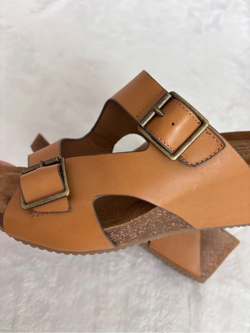 Comfortiva emah tan