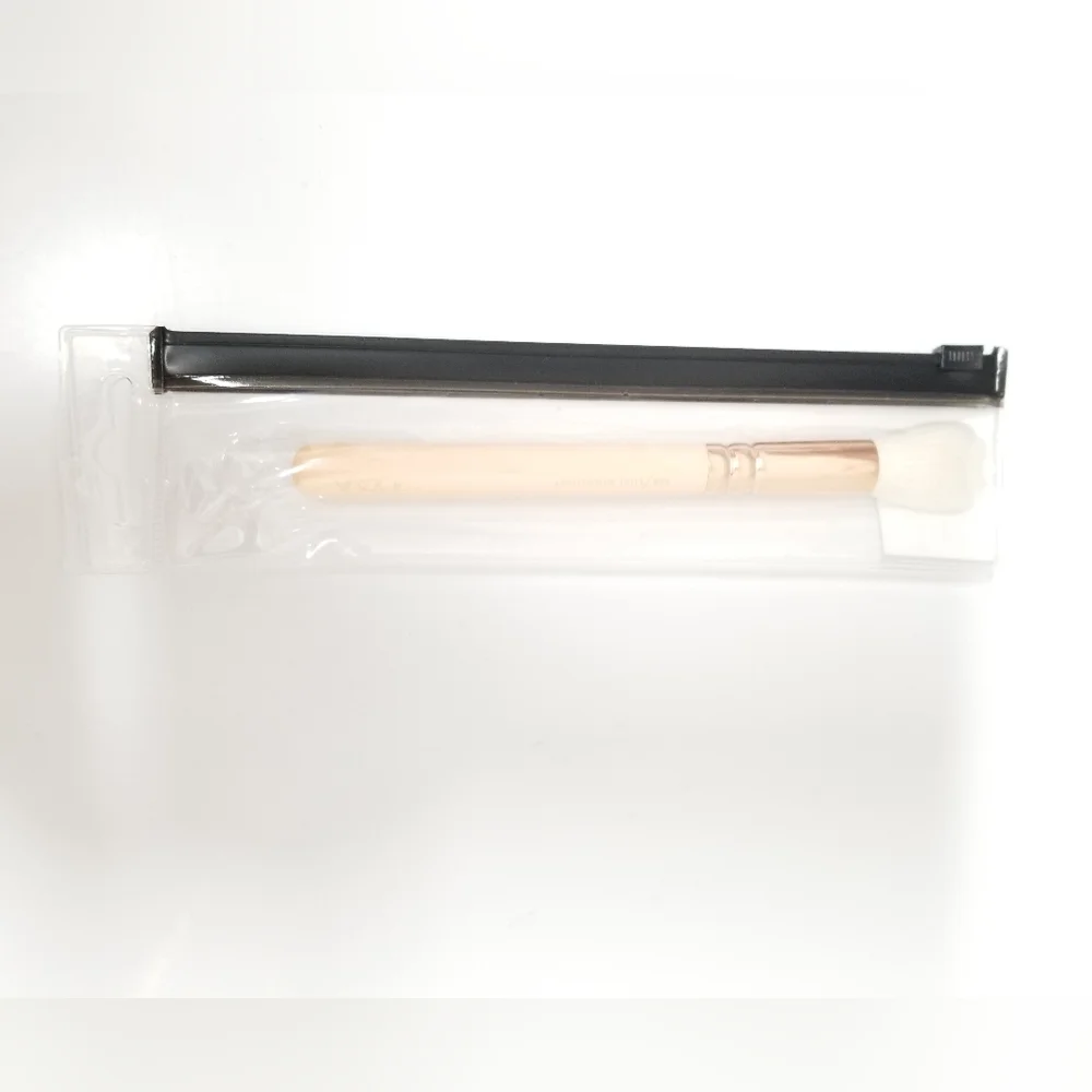 ZOEVA hesitate brush dejanew