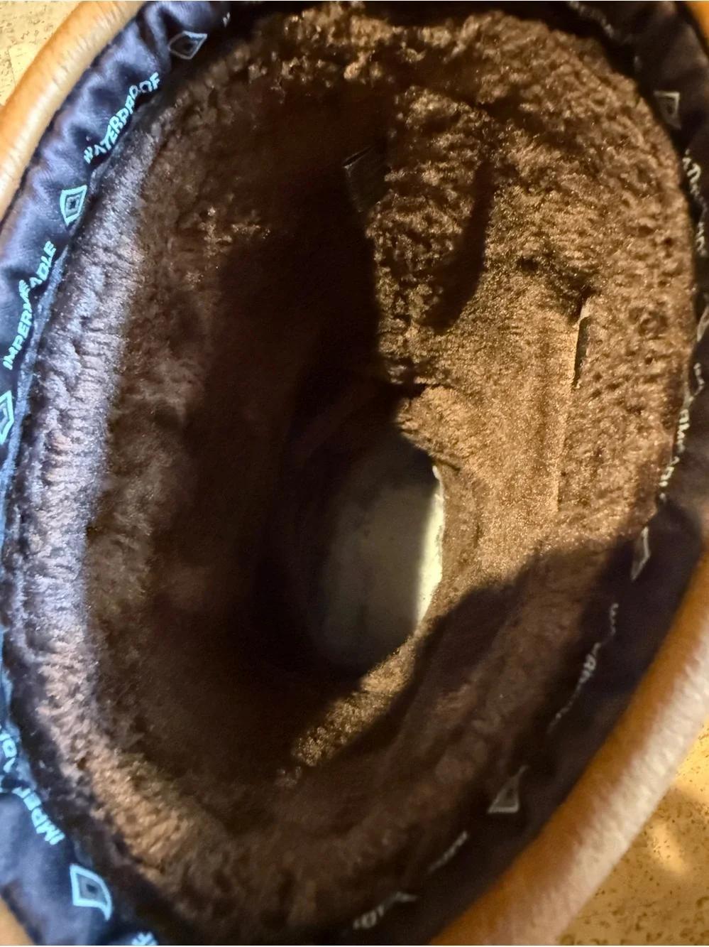Manitobah Mukluks soft tobacco