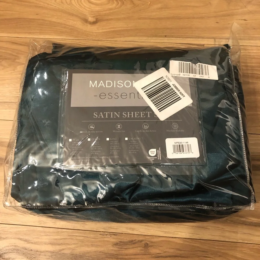 Madison Park mattresses emerald