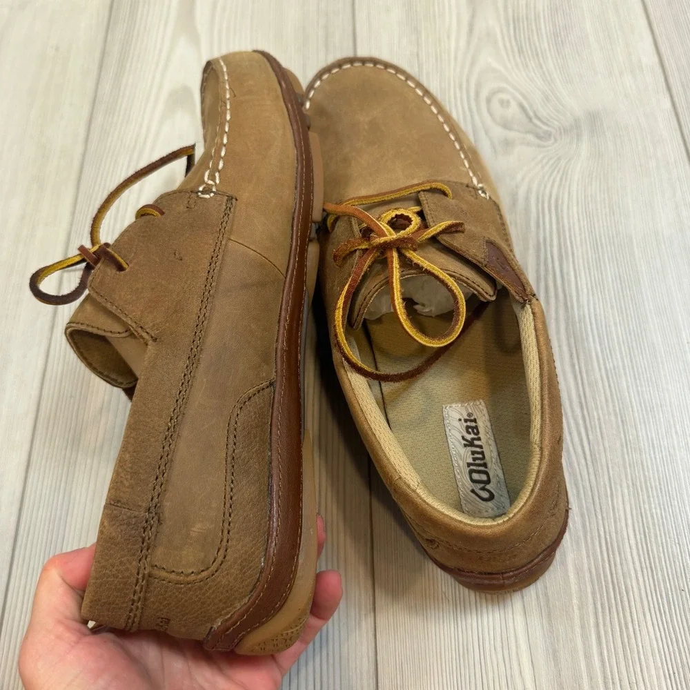 NEW OluKai Mano Mens 9.5 Boat Shoes Ray Toffee Leather Loafers