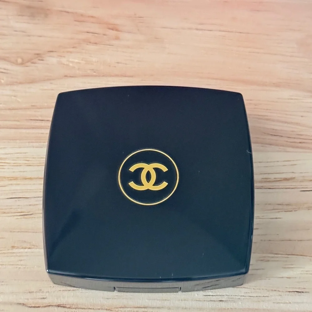 CHANEL Ombre Premiere 38 Titane Metallic Grey Eyeshadow