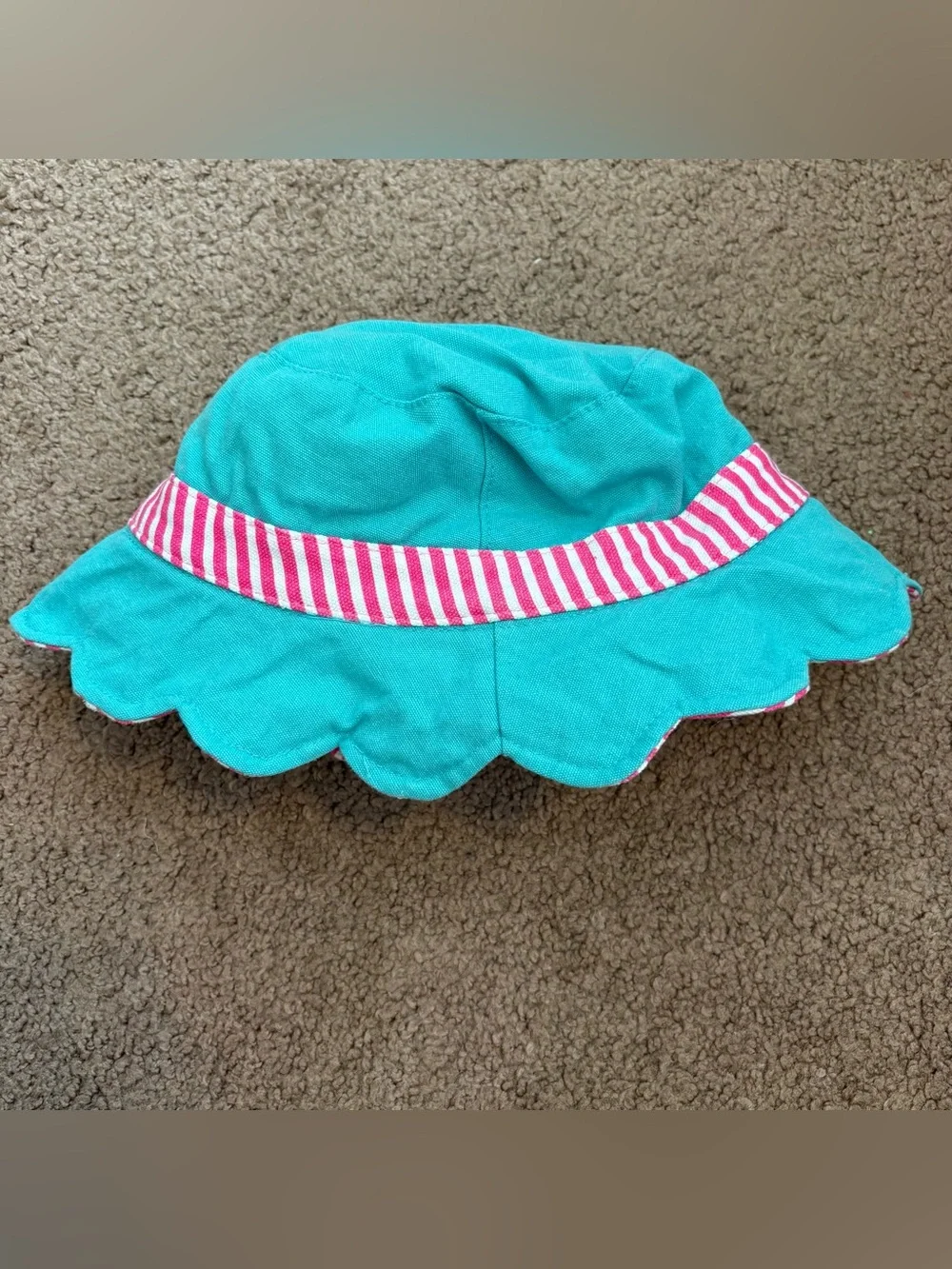 Vineyard Vines playful bucket