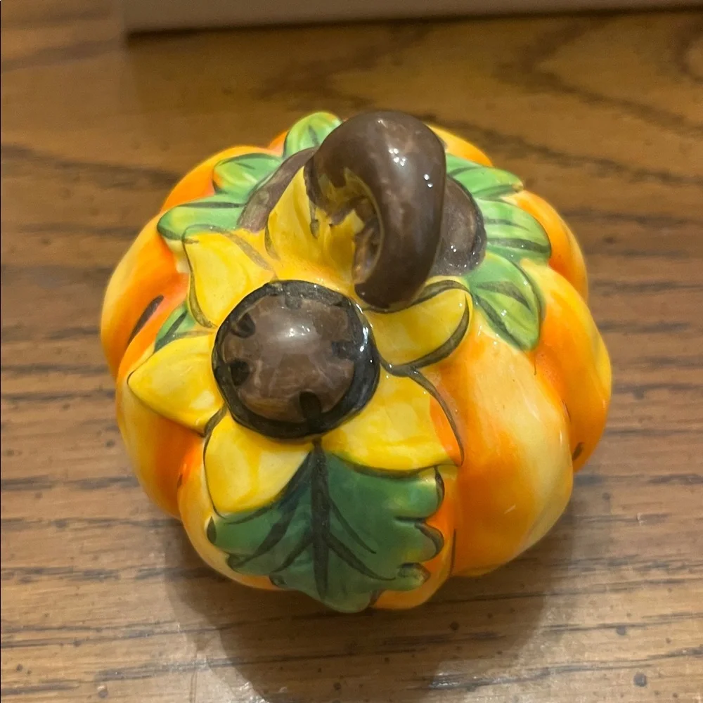 Blue Sky Clay Sunflower Pumpkin Salt‎ and Pepper Shakers, new
