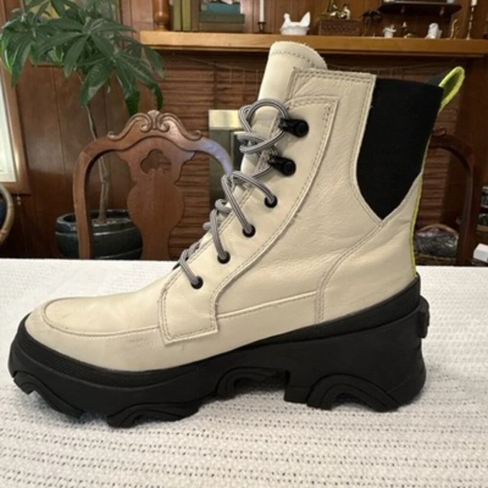 Sorrel Women’s Brex Lace Boot Waterproof Leather Chalk/Black Size 10