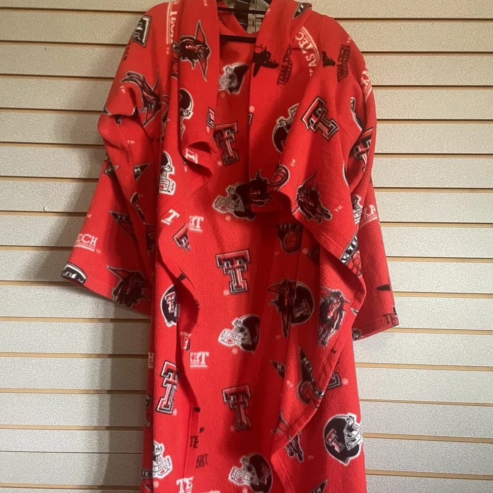 Snuggie Texas A & M  Sleeved Blanket‎ Polyester Warm Winter Cozy Football Red OS