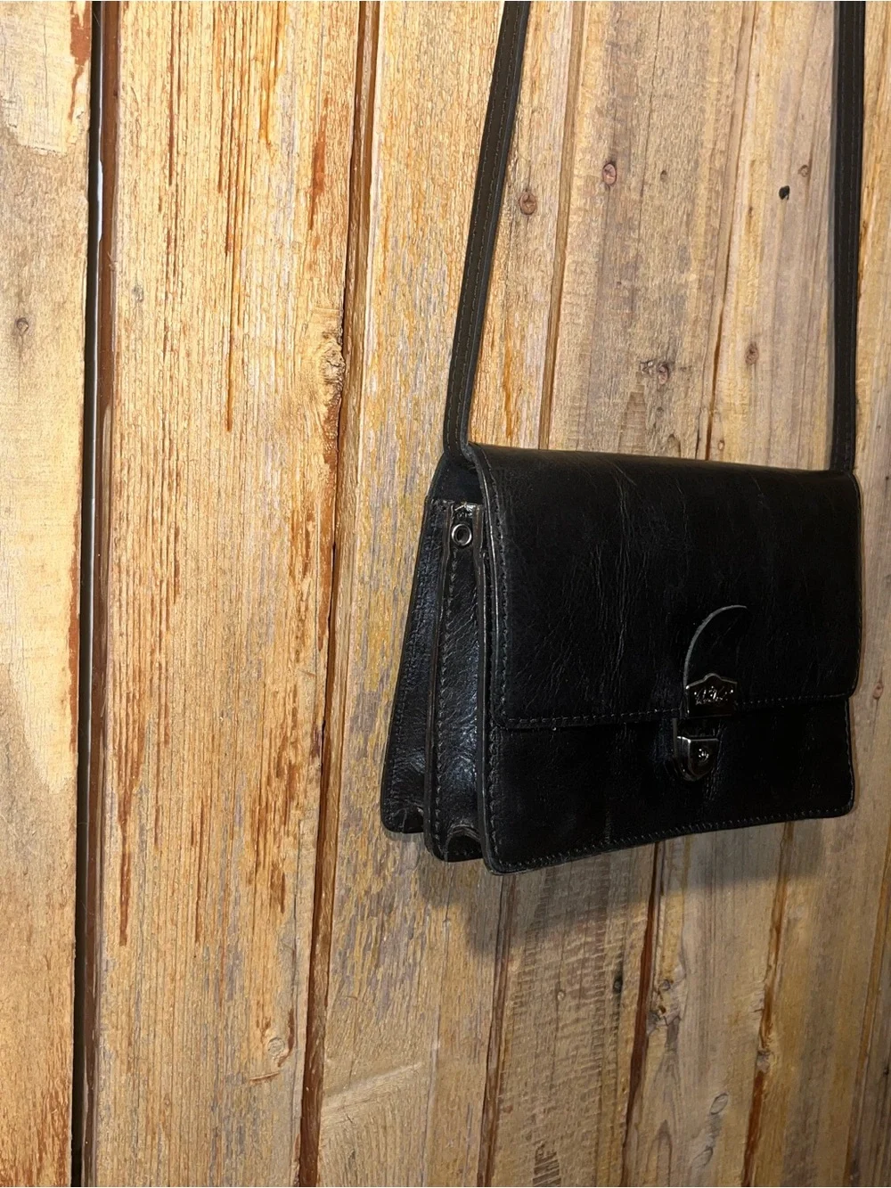 Patricia Nash bag excellent