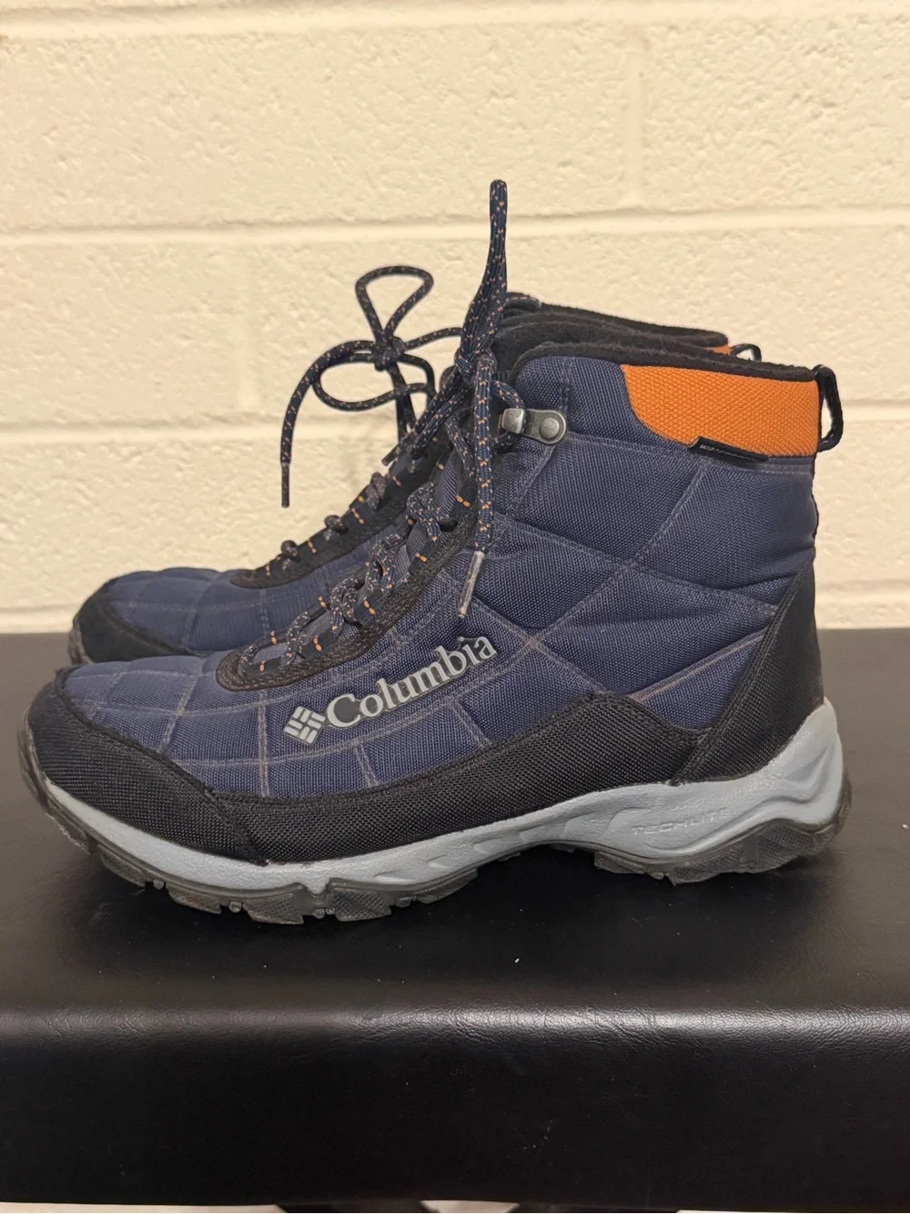 Columbia Men's Firecamp Waterproof Winter Boots Navy Blue Size 8 men’s.