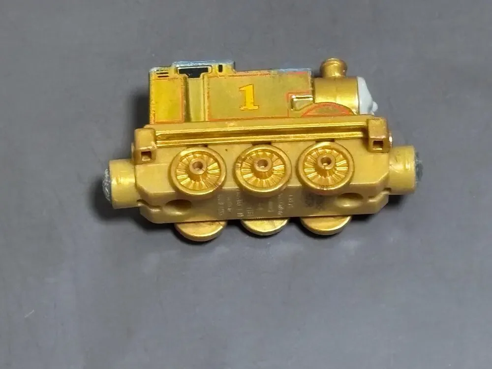 Thomas Friends Take N Play 2013 Gold Thomas Special Edition Engine Train Mattel