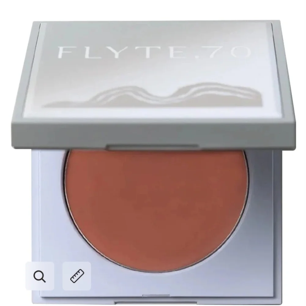 Flyte.70 Cheek.Buds HazyCheek.Crème- Look Of Love