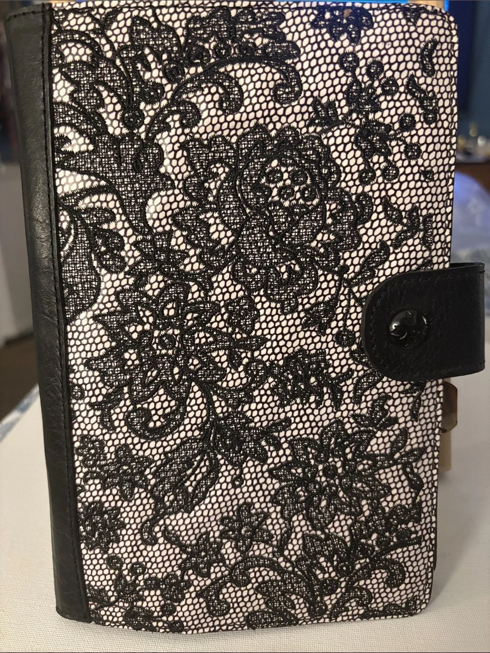 Patricia Nash Chantilly Lace Leather Ring Agenda