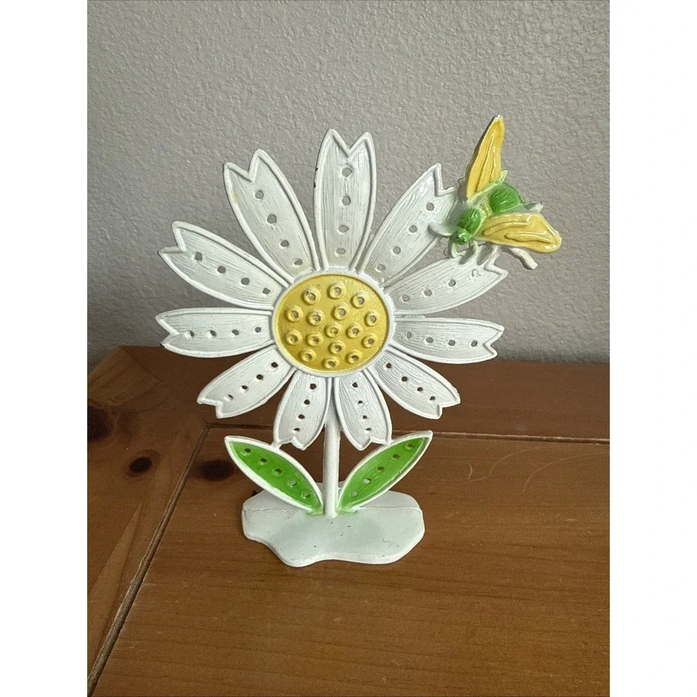 Vintage MCM Daisy and Bee Metal Pierced Earrings‎ Holder Revere USA