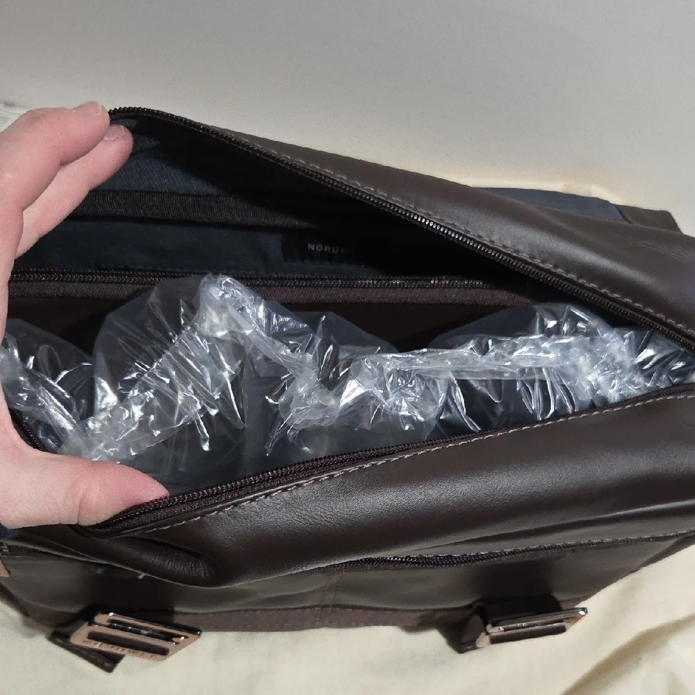 Nordweg Leather Messenger Bag