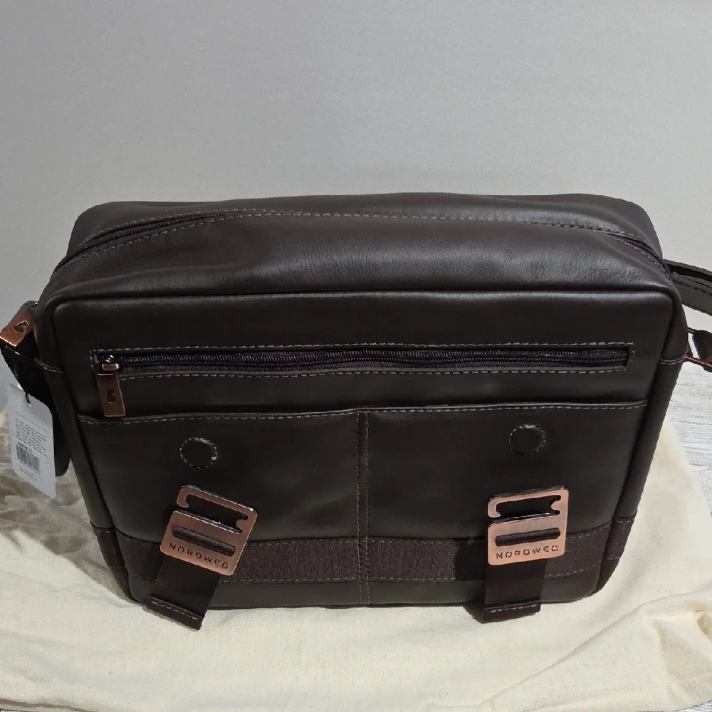 Nordweg Leather Messenger Bag