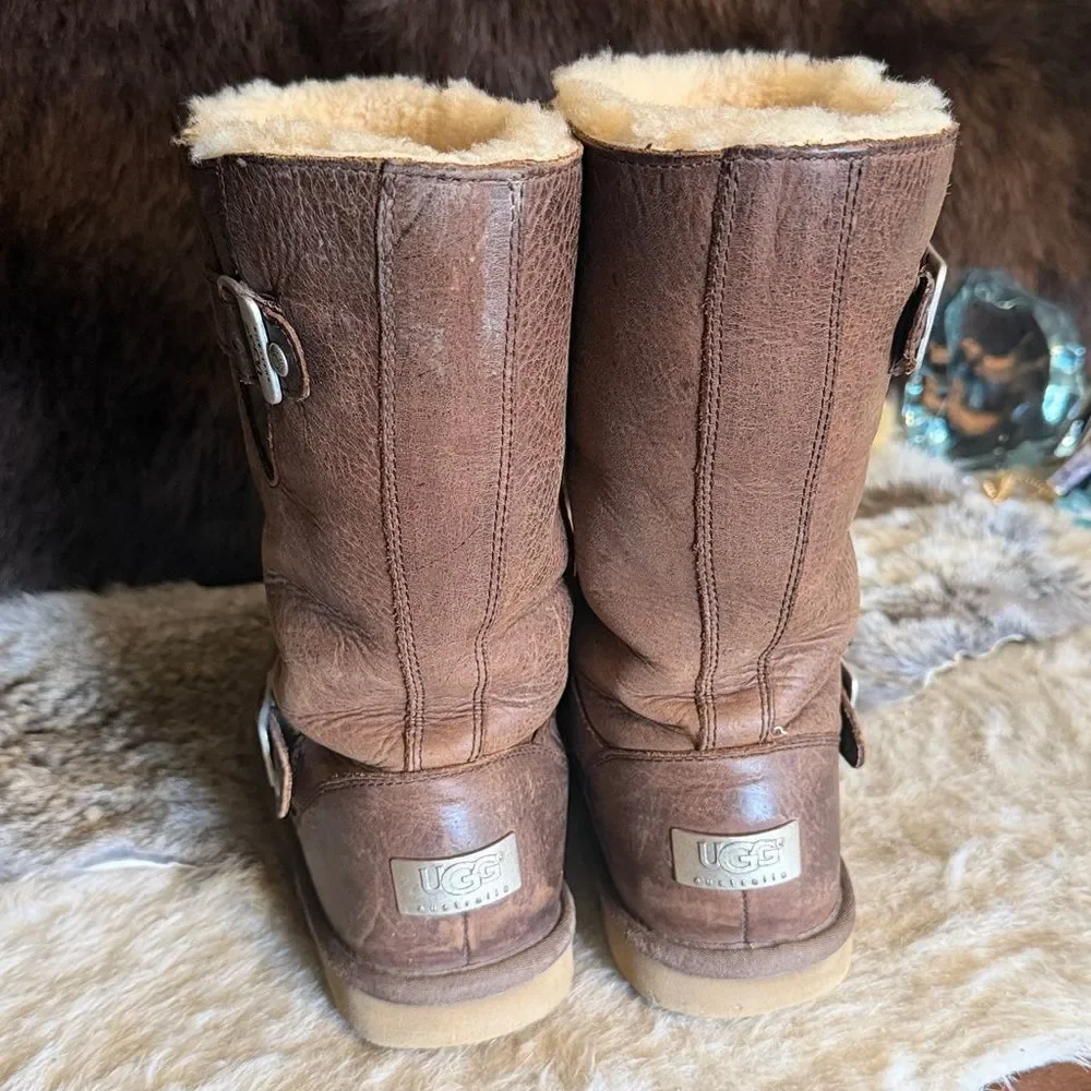 UGG classic mid