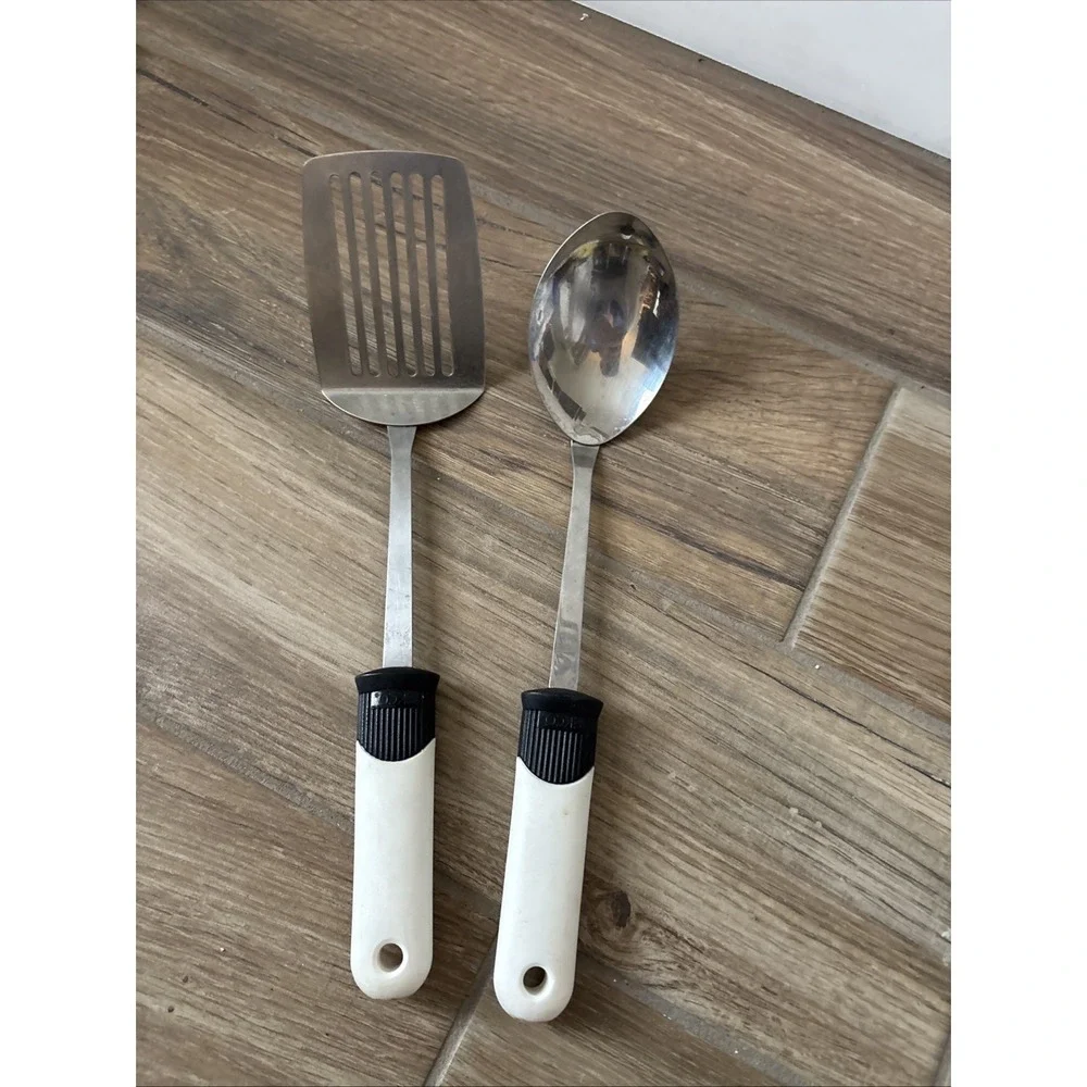 2 Vintage EKCO Kitchen Utensils Black Handles‎ Grandma Core