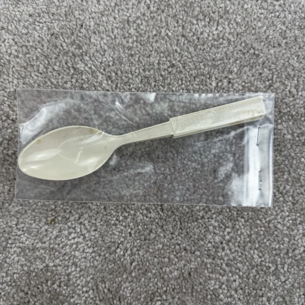 2 Vintage Wendy's Fast Food Restaurant Plastic Spoons 