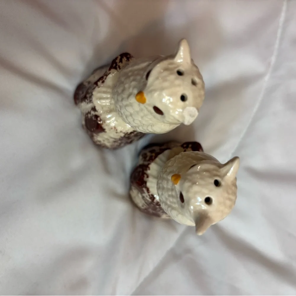 Vintage White Owl On Tree Stumps Salt And Pepper Shakers
