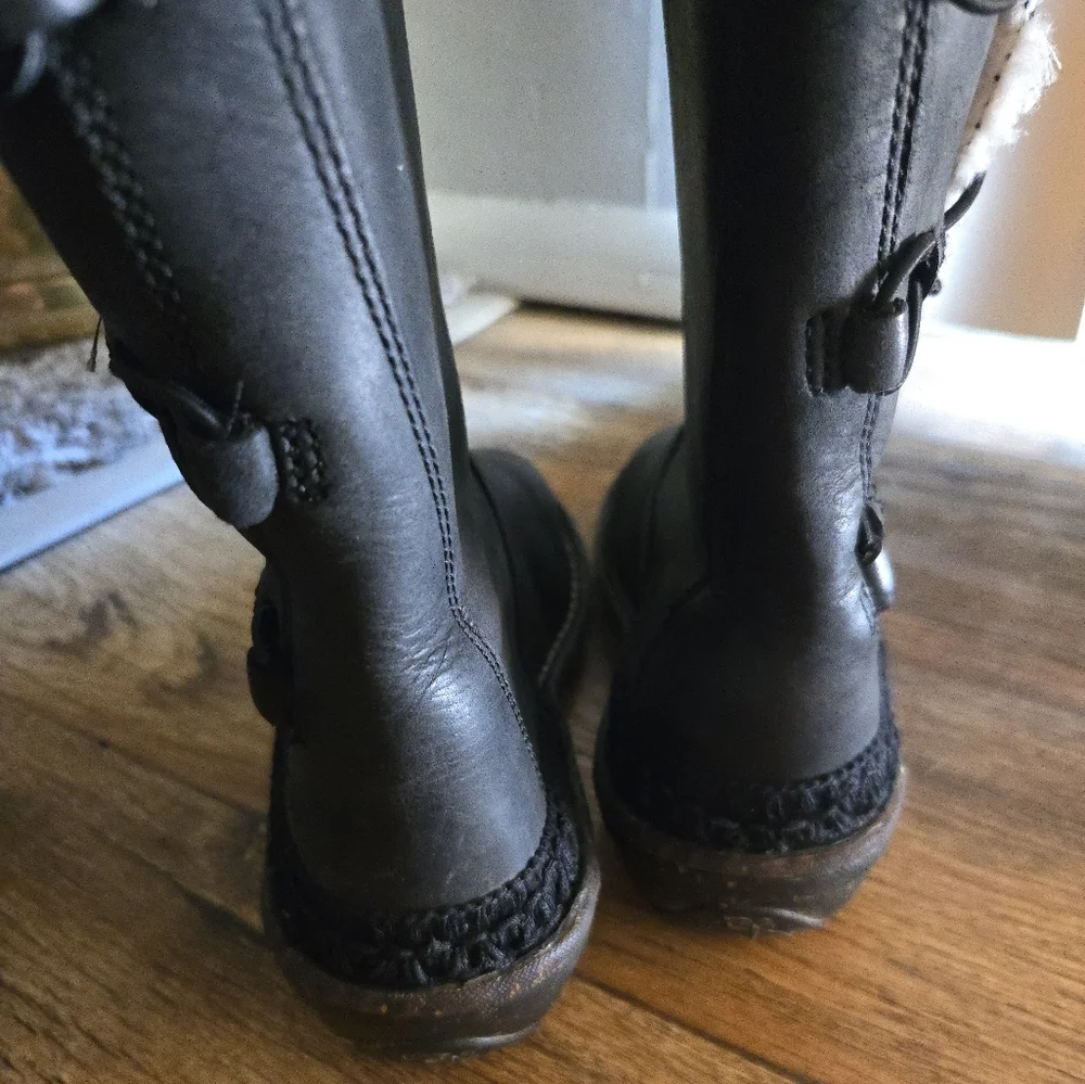 Ugg Leather Snow Boots