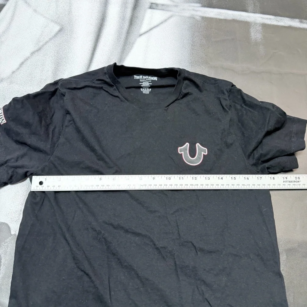 True Religion Buddha Graphic Men’s Size Medium T-Shirt A38