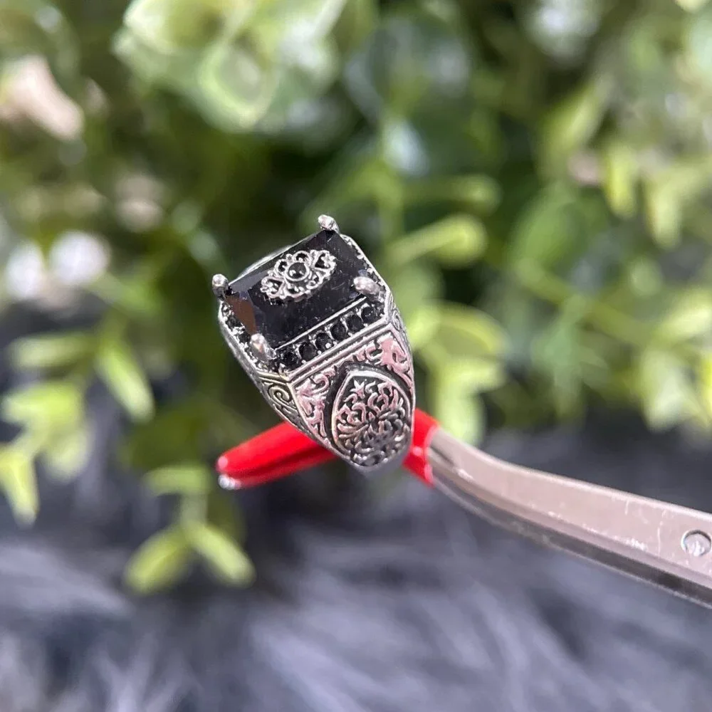 N/A *black ring