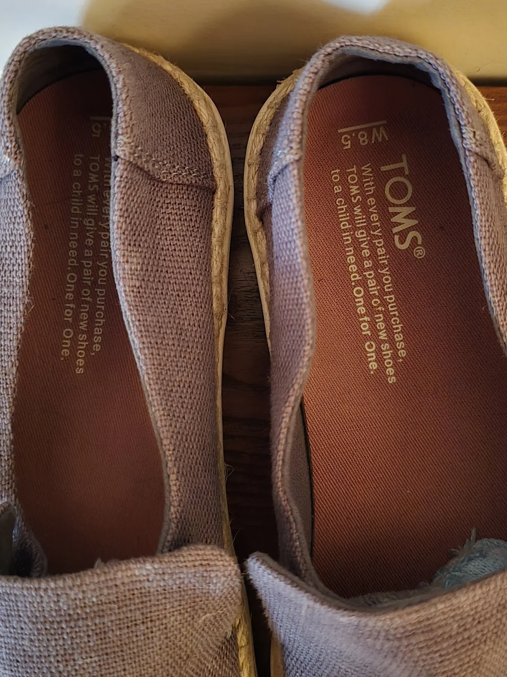 Toms casual slip