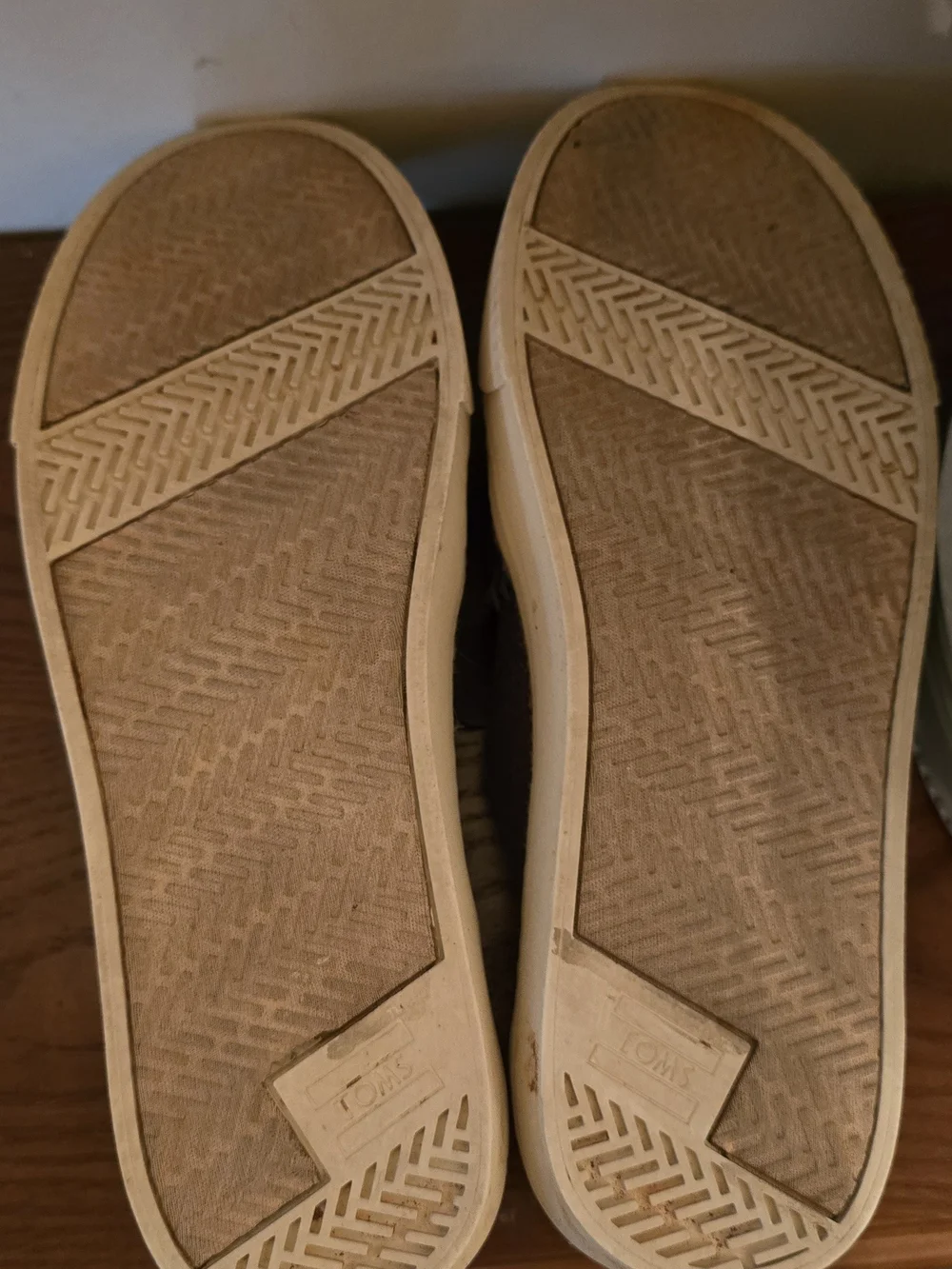 Toms casual slip