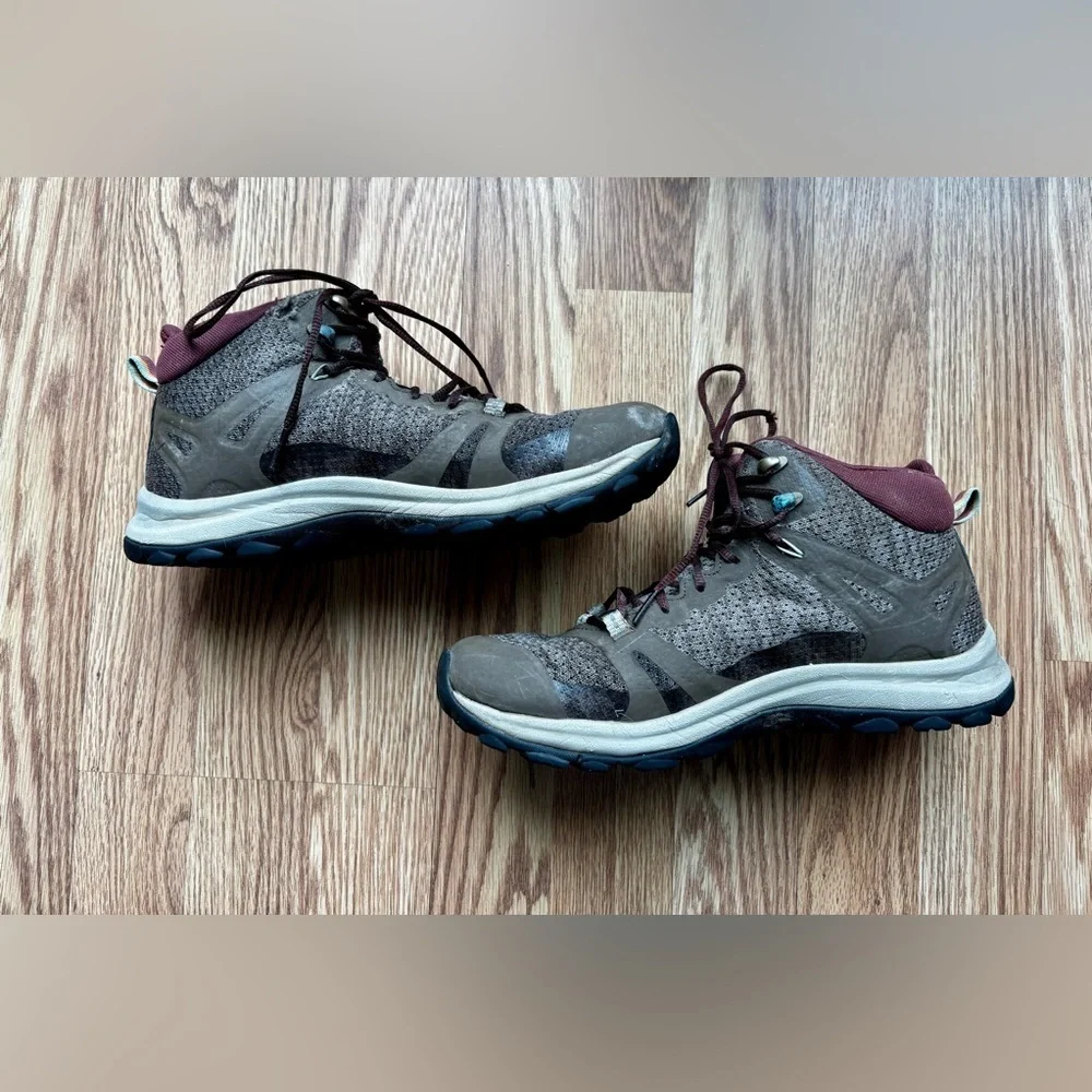 Keen Women's Gypsum II Winter Boots - Brown and Burgundy - Size 7.5
