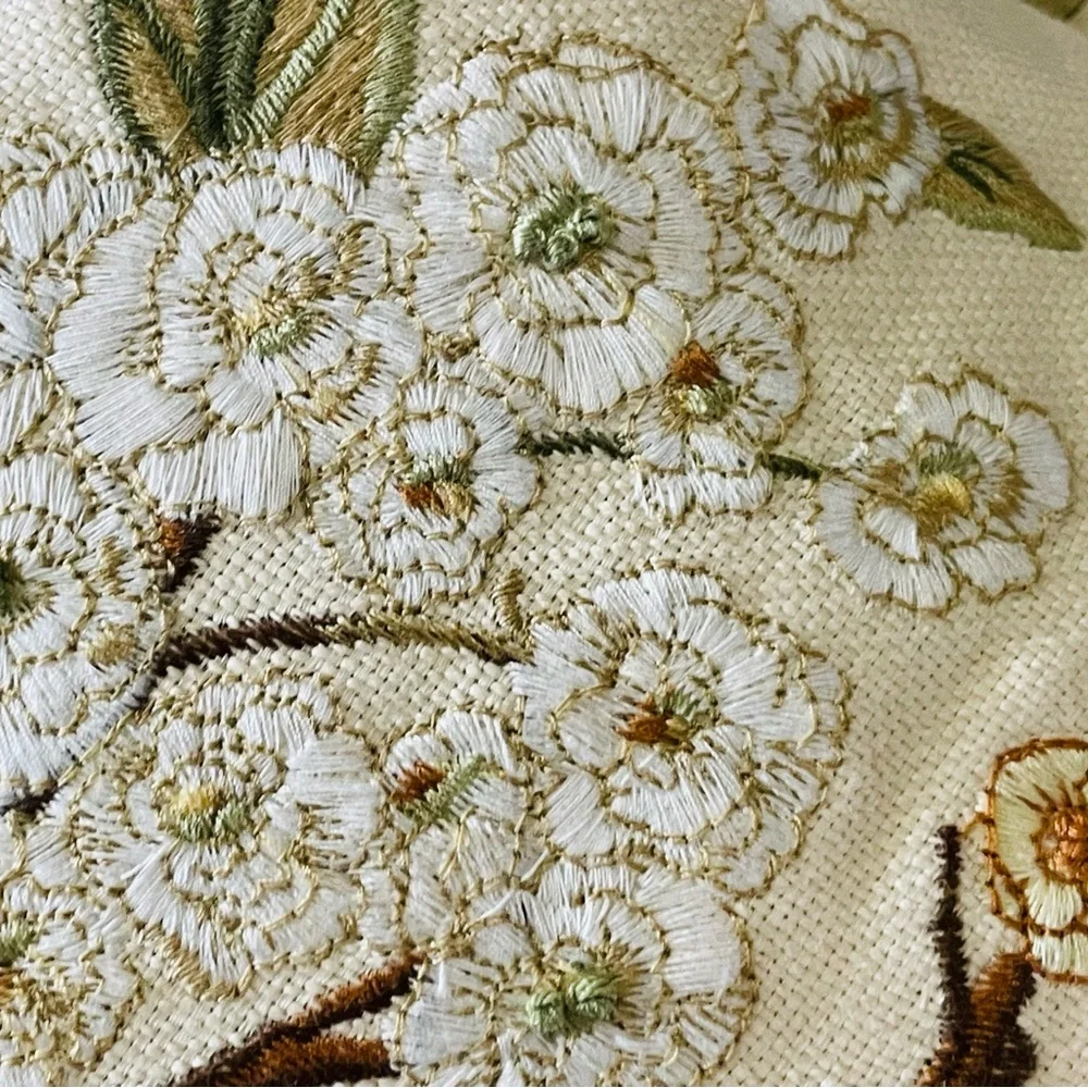POTTERY BARN LINEN COTTON EMBROIDERED THROW PILLOW 16x26