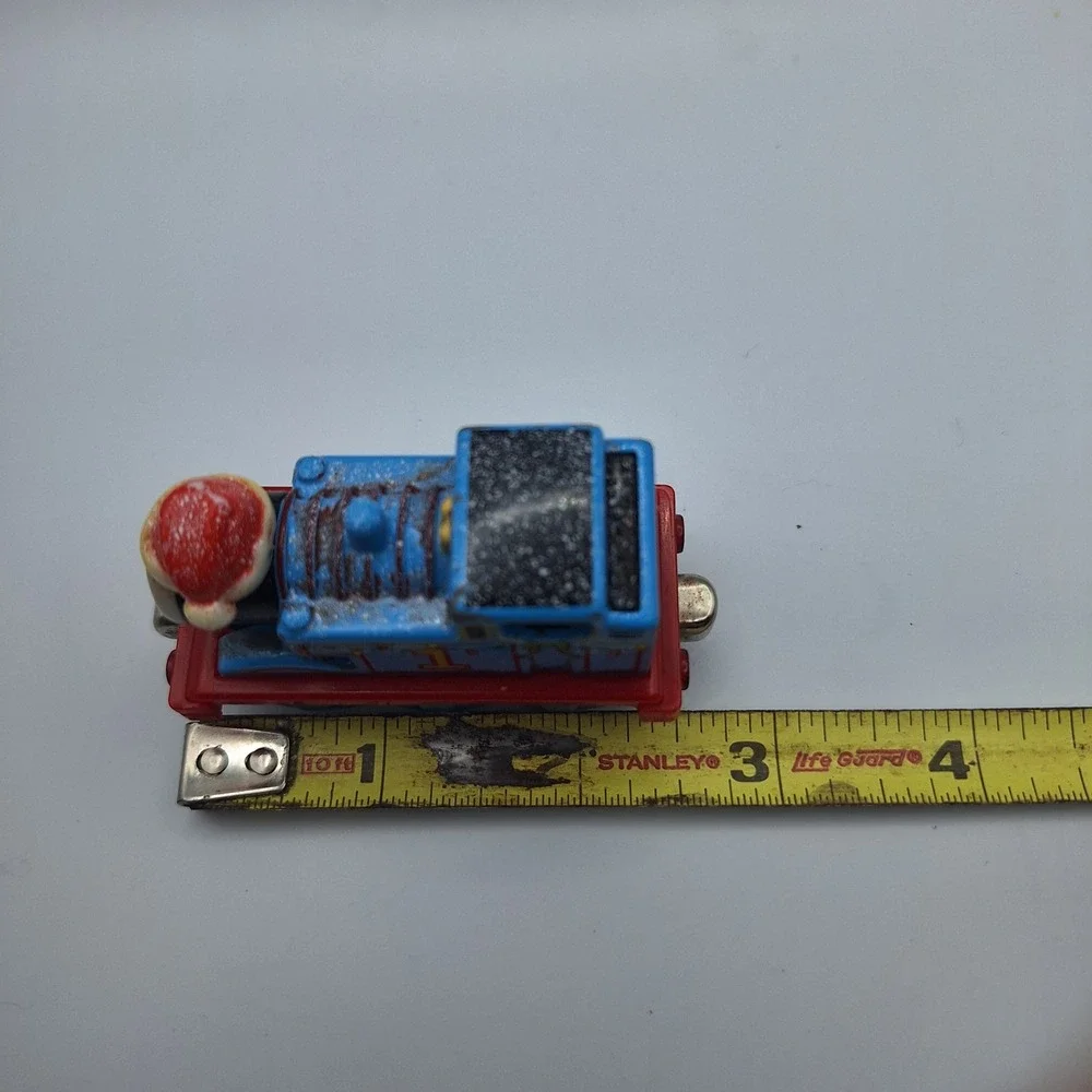 Thomas‎ the Tank Engine Holiday Thomas Train Small 2002 Santa Hat Diecast Toy