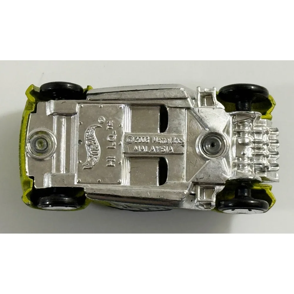 Hot Wheels Hi I.Q. Diecast Car‎ Kids 1:64 Lime Green 2004 First Editions